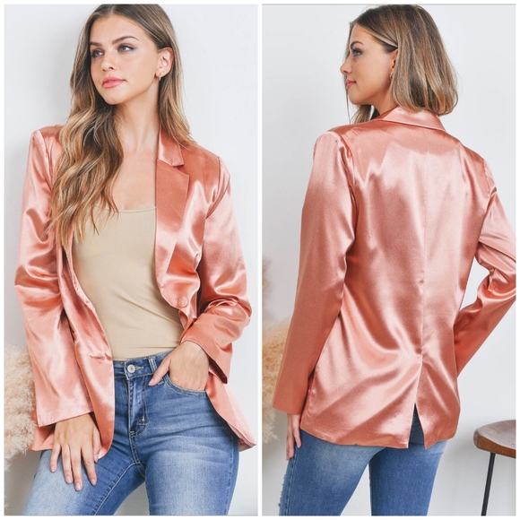 LAST 1❗🎀HP🎀 BLUE BLUSH Vintage Blush Satin Blazer - Picture 2 of 7